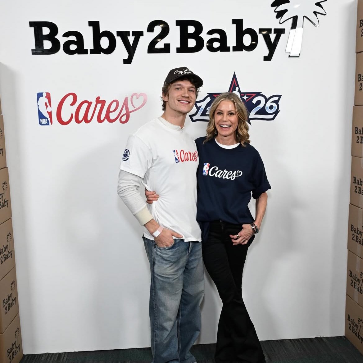 dailyhudcon's tweet image. Julie Bowen shared a photo with Connor Storrie from the NBA Cares x Baby2Baby charity event in LA.

itsjuliebowen via instagram