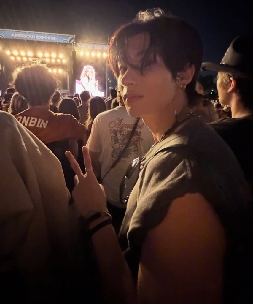 จะงานเฟสหรือคอนก็แล้วแต่ แต่ไม่ว่าจะขึ้นเล่นเองหรือเป็นคนดูก็เก็บหมด แดกเรียบไม่ตายสักงาน K2O เตรียมเลย คนพร้อมใจกันถามคนนี้ใครแน่นอน ระดับแอนตันลีอะแก # ท้ายนิวเจอร์ซีย์