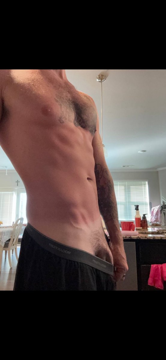 Mack1488K's tweet photo. Stay swoll my friends #dilf #daddy #strong #FitnessJourney #sexy #physique #paypig #musclechub #musclemommy https://t.co/Ckm2A7ZaAx