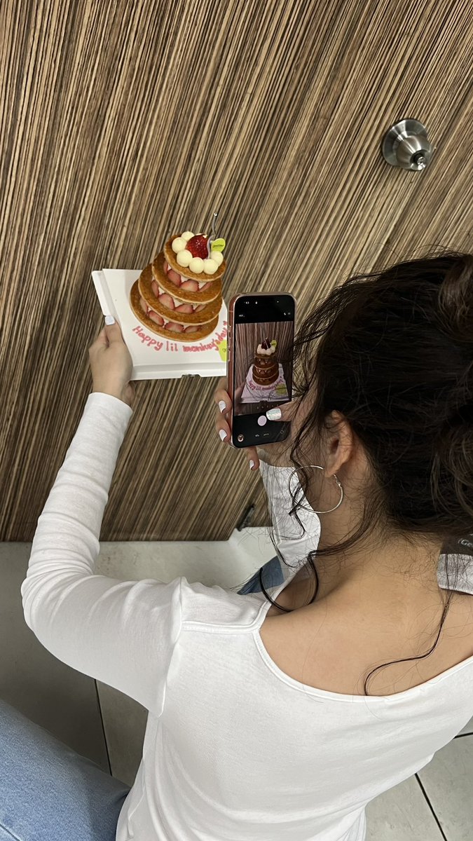 เจ้าเด็กตั้งใจถ่ายเค้กมากจริงๆ 

TROFI2026 X GINNYJAYNA
#TROFIHVLXGINNYJAYNA