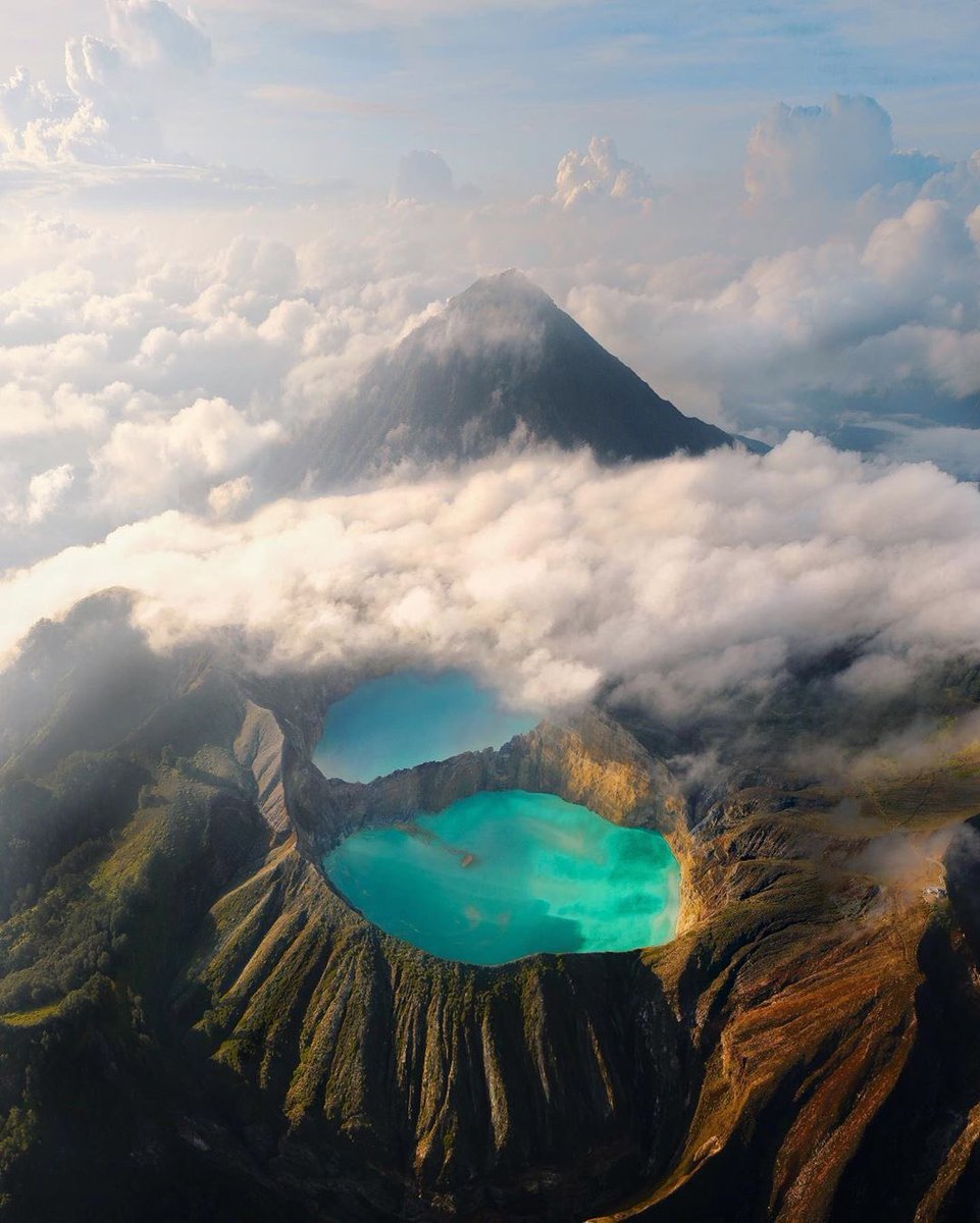 earthcurated's tweet image. Misty mornings over Indonesia's volcanoes