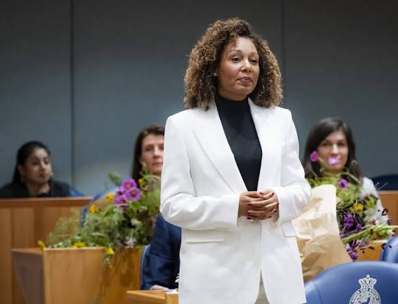 Petra van Dam tweet media