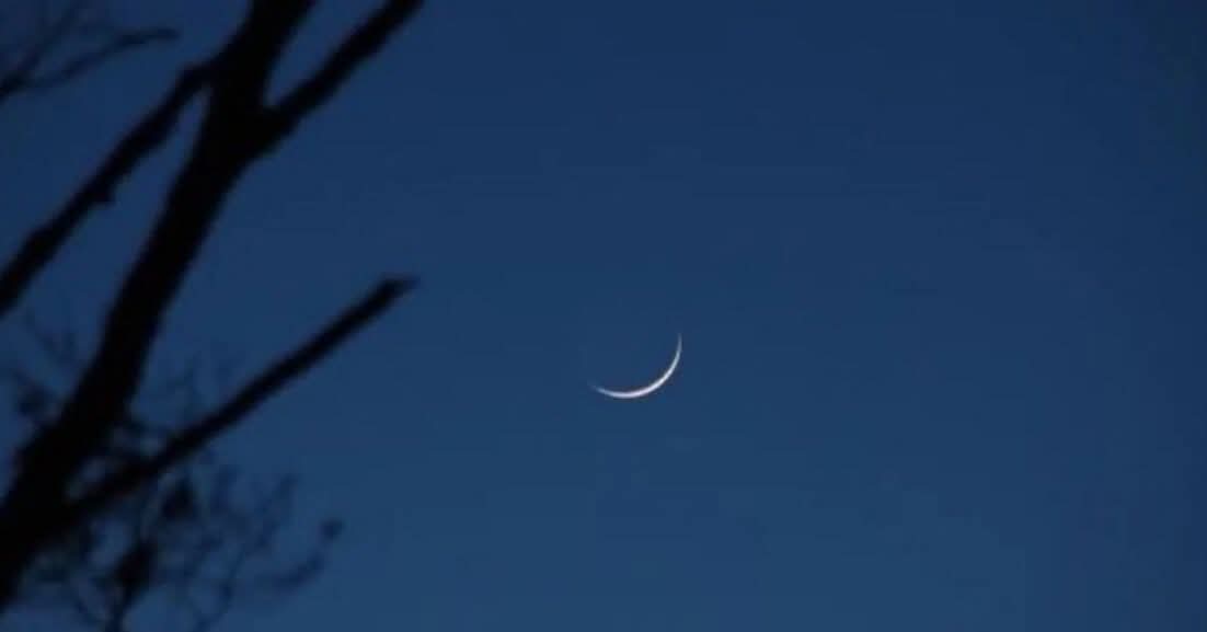 *﴿أيَّامًا مَّعْدُودَاتٍ﴾*
*"يَا ربّ اجعّل أجورنا فِيَّها لَّا تُعد"*
#هلال_رمضان #رمضان_كريم #رمضاننا_ملفت