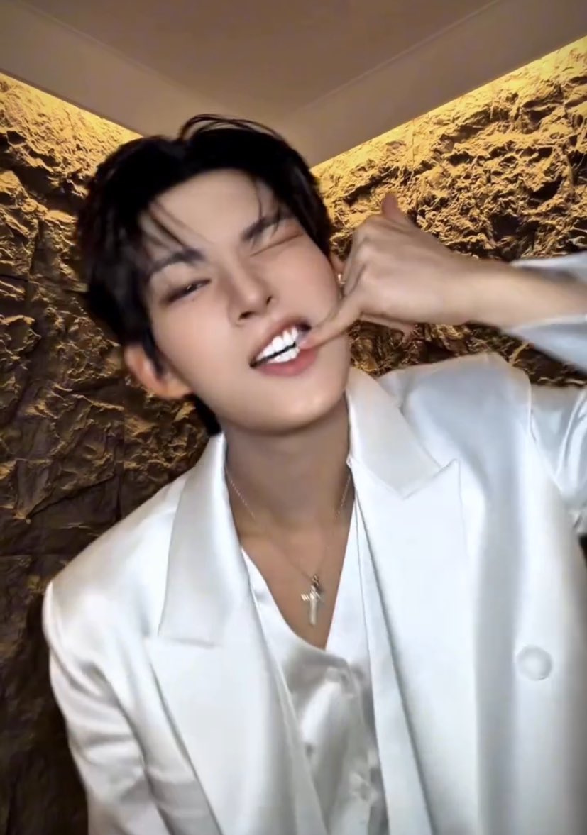 DAMNN🫨

#STEVEN #스티븐 #STVN #AHOF #아홉