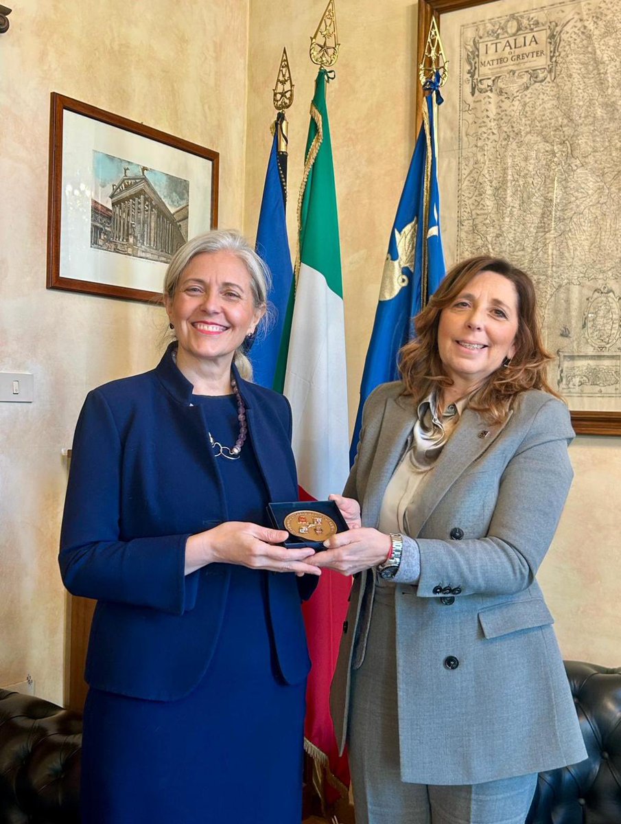 isabellarauti's tweet image. 🔬⚙️ #ENEA incontro con Presidente Francesca Mariotti

🎯 Focus su innovazione tecnologica, sicurezza energetica e resilienza delle reti e delle infrastrutture strategiche, oltre agli impegni comuni nella regione artica ❄️ e in Antartide.

🤝La collaborazione tra @MinisteroDifesa