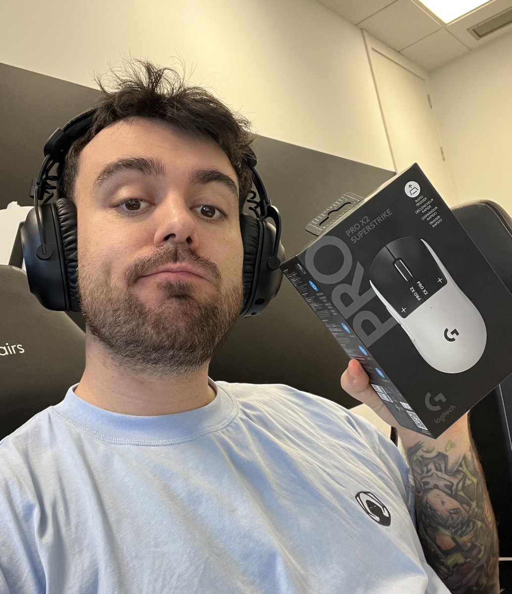 Para celebrar el lanzamiento del G PRO X2 SUPERSTRIKE con <a href="/LogitechG_ES/">Logitech G España</a> voy a estar en un M&amp;G 🤠

📍<a href="/MediaMarkt_es/">MediaMarkt España</a> de Plaza del Carmen, Madrid 
📅 Miércoles 18 de 18h a 20h

Además en este post sortearé el nuevo ratón entre todos los seguidores que deis RT 🔁

Nos vemos mañana 🫡