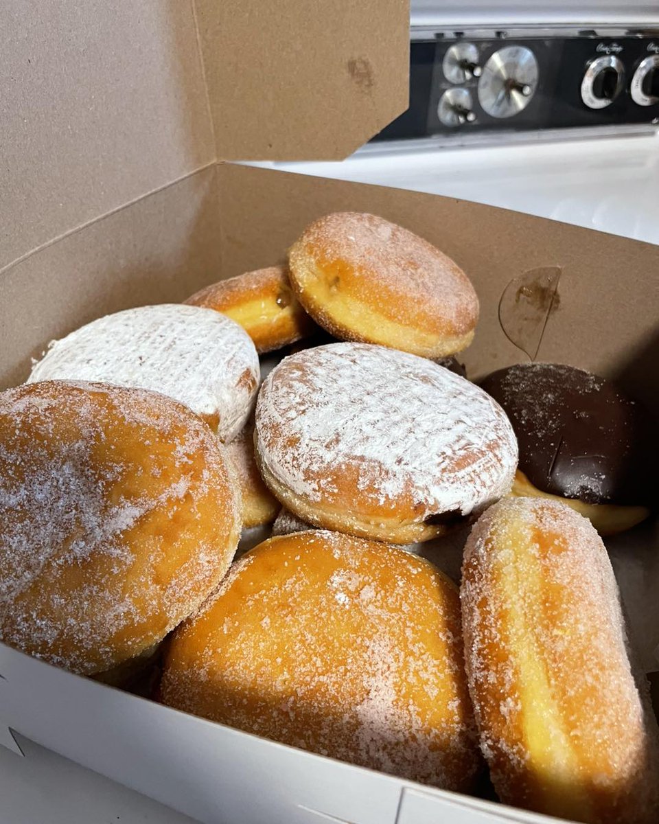 Chris Larson tweet media