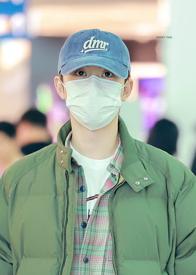 halfmoonsc's tweet photo. #wensoo : 🧢 https://t.co/uzzZmK0qW4
