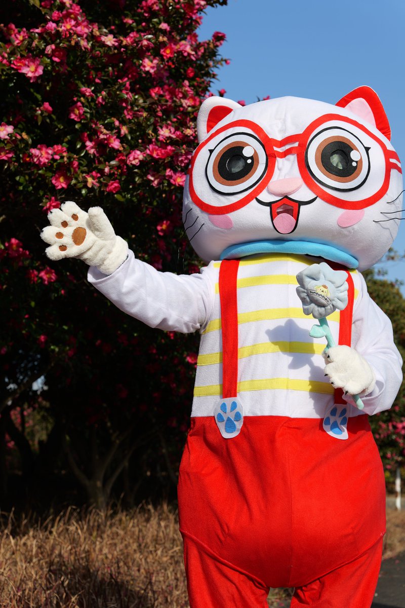 ねこページ ファミクラ衣装 ファミリーマートが最近、猫をモチーフにした限定商品を出しまくって