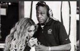 popverseHD's tweet photo. BOMBA 🚨 Beyoncé sofre backlash por demitir funcionário com problemas de saúde e não pagar seus direitos 

Terry Cooley foi empresário de palco da segunda voz de “Telephone” por mais de 20 anos revelou que, após trabalhar por mais de duas décadas com jornadas de trabalho de 23 horas. 

Ele foi demitido devido ao seu estado de saúde, que, segundo o médico, se deteriorou por conta das suas condições de trabalho insuportáveis criadas pela dançarina de “Formation”.

Essa é a realidade dos Carter: eles não se importam com as pessoas nem com o trabalho árduo. Só pensam em si mesmos e no dinheiro.