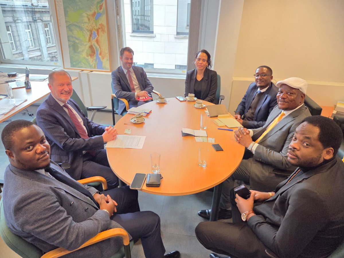 MATAMBAILUNGA's tweet image. Visite en Europe : le Président National @kabund_jmkkrock échange avec l’Envoyé spécial du Royaume de Belgique pour les Grands ce 17 février 2026, Mr Marc Pecsteen de Buytswerve
Les échanges ont porté sur la situation sécuritaire et humanitaire préoccupante dans l’Est de la RDC.