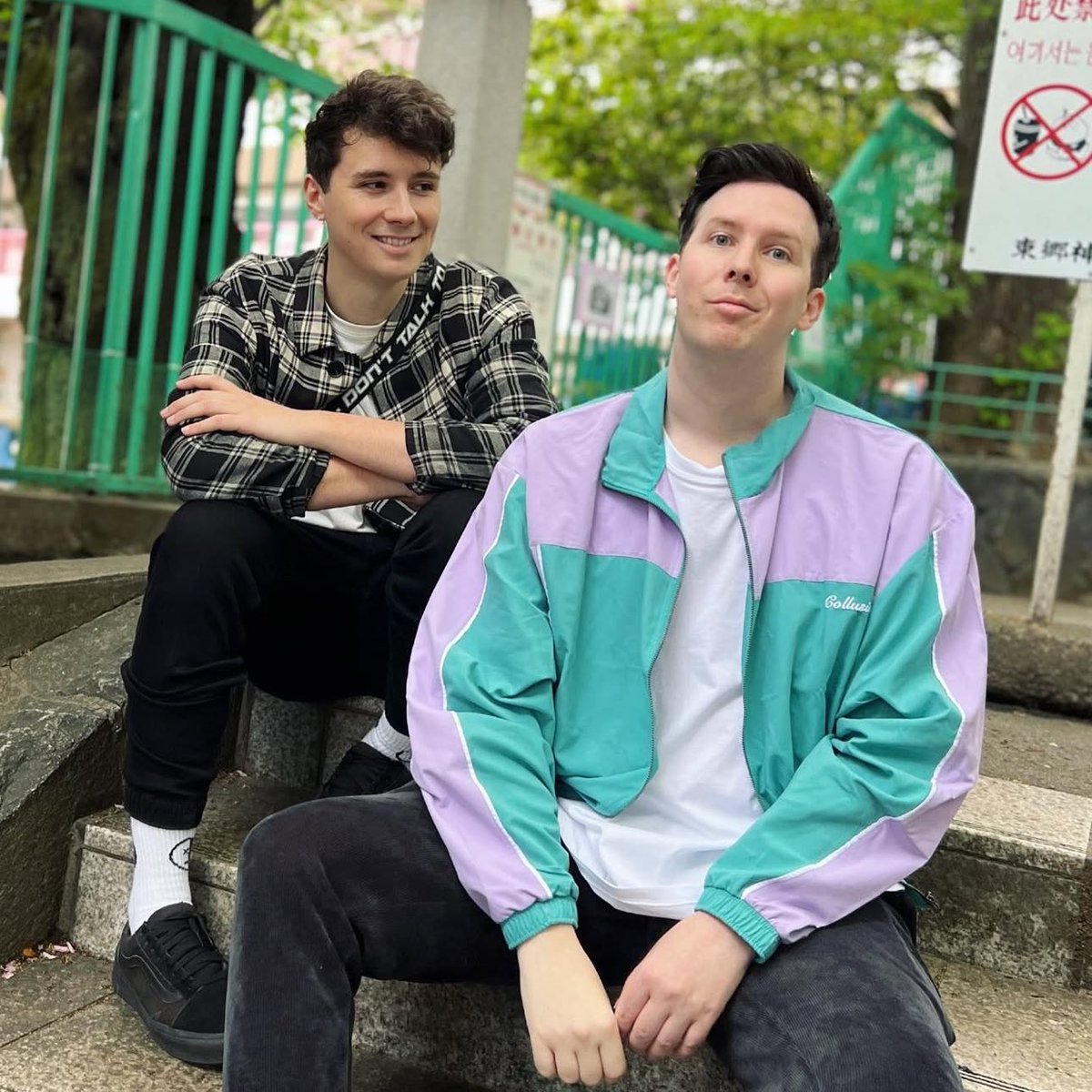 edensnotonfire's tweet image. was going through phil’s old instagram photos and when i got to this photo i immediately clutched my chest and yelled