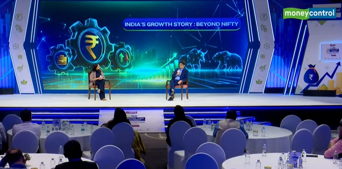 moneycontrolcom's tweet photo. #MoneycontrolMFSummit | 🚨"Starting 12% earnings growth expectations in FY27 with mid and smallcaps leading the growth over largecaps," says Ajay Khandelwal, Fund Manager, Motilal Oswal AMC, in conversation with @anishaak 

Track updates 👇
https://t.co/MRQyg1EdS5 

#MFSummit #Moneycontrol #MutualFunds  #MutualFundSummit2026