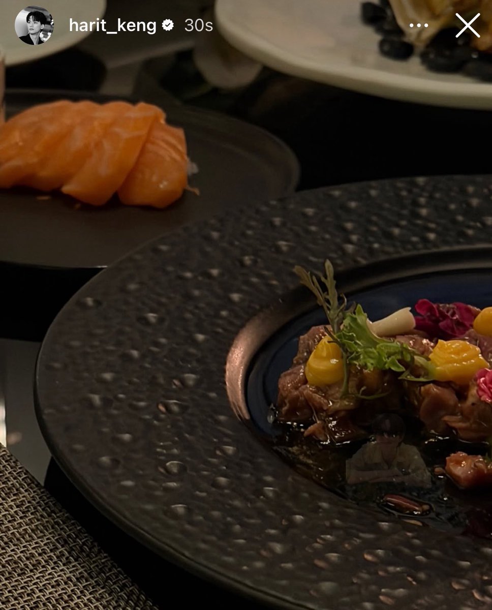 ห๊าาาาา ป้าแอบเห็นสิ่งนึงในจาน ใช่ใช่มั้ย