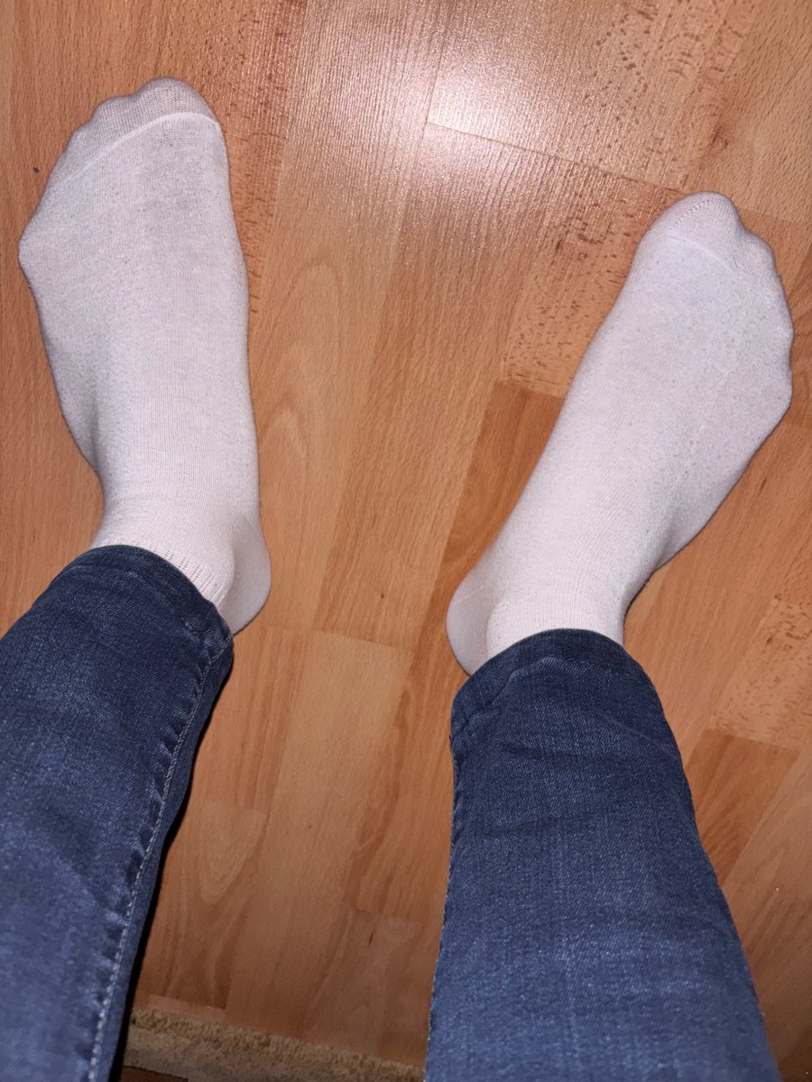 FootFightStrong's tweet photo. @marerkan1 Benzer ayaklarımız 😎 ama bence beyaz çorap daha iyi duruyor https://t.co/EdO5wVqPwG