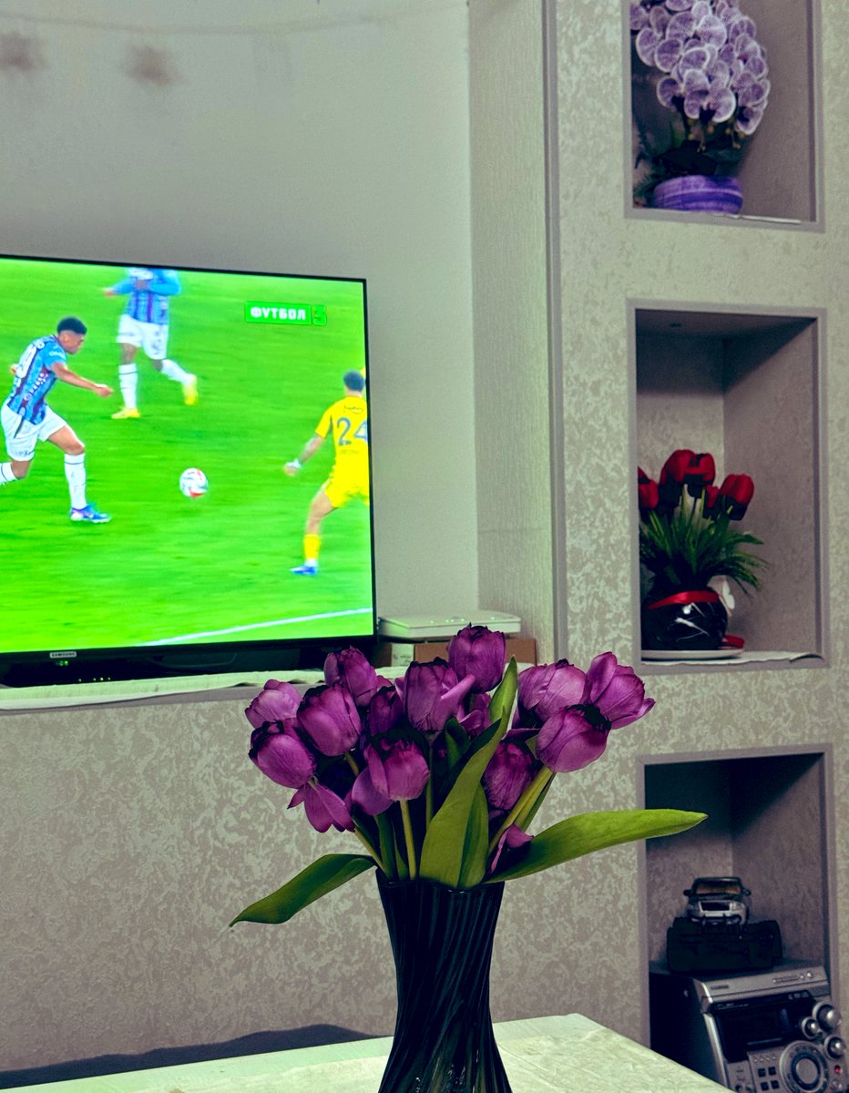 Манга доим лолани танловчи қизлар учрайди. Атиргулчилар билан келиша олмаймиз чамам…