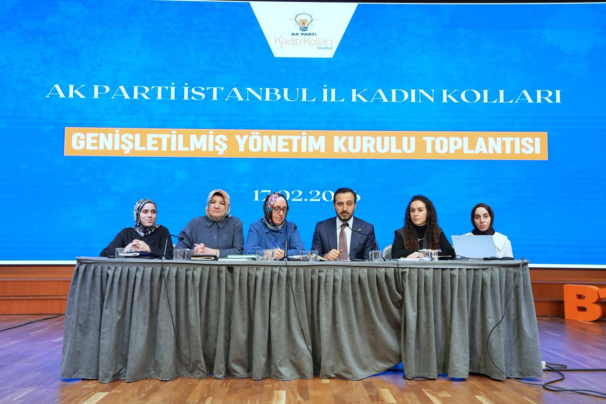 akkadinkcekmece's tweet photo. İl Kadın Kolları Başkanımız @salihademirer ’in başkanlığında, İl Başkanımız @abdullahozdemir ’in katılımlarıyla Ramazan gündemli Genişletilmiş Yönetim Kurulu Toplantısı İl Başkanlığımızda gerçekleşti.

Birlik ve beraberlik içinde, gönüllere dokunmaya devam ediyoruz. https://t.co/uOGwo5BLuc