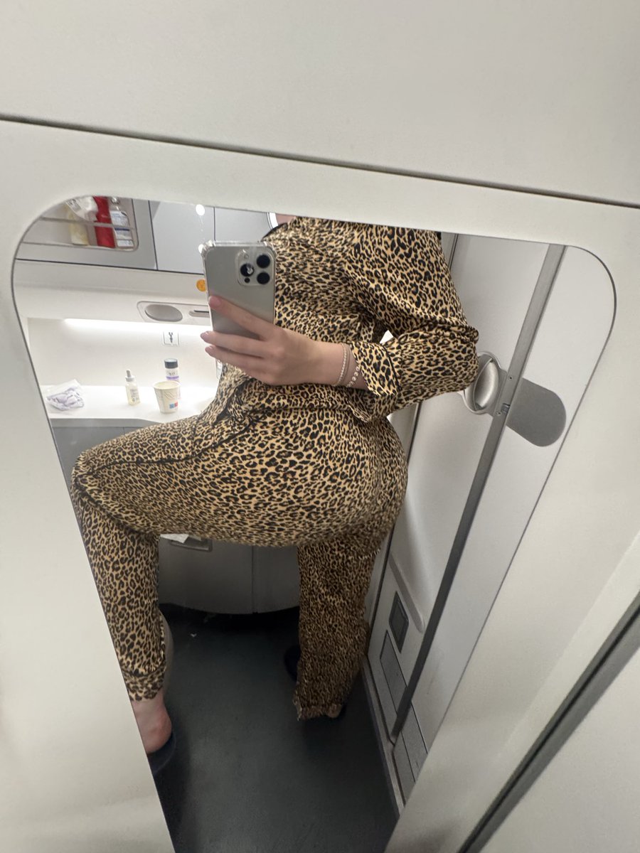 Ema Santi🕊 tweet media