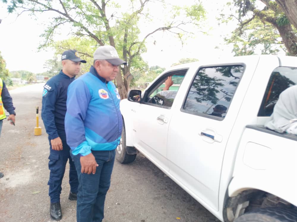SUNAD_Apure's tweet photo. #entérate Desde Guasdualito, la @sna_apure brinda herramientas preventivas a conductores, asegurando el respeto de las normas de seguridad y garantizando así unos carnavales felices y seguros.
#DispositivoCarnavalesseguros2026 
#superintendencianacionalantidrogas https://t.co/C8owxSWVWl