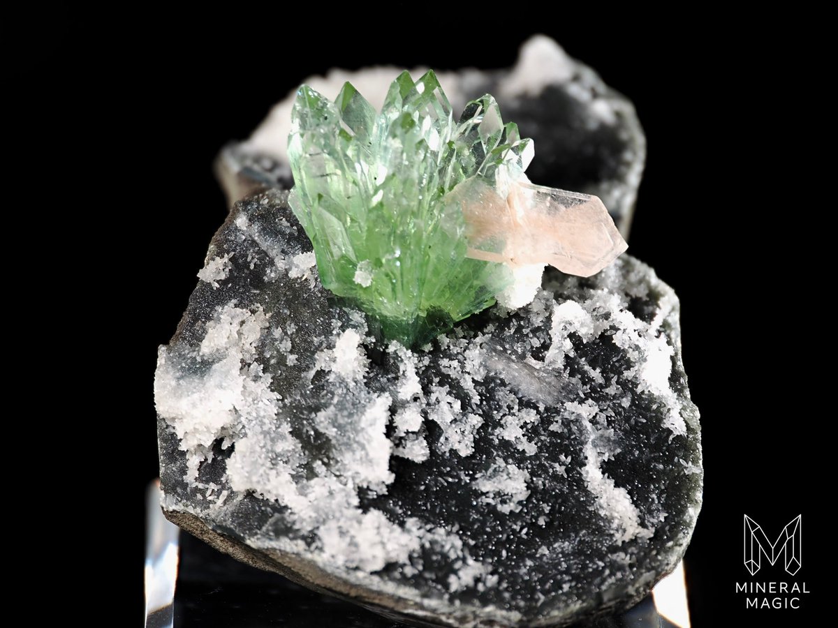 みねまじ｜鉱物写真 tweet media