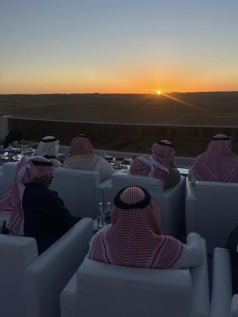 SAHHMSO's tweet photo. @SaudiNews50 من قلب الحدث الان 🔴

رمضان غدا الاربعااء https://t.co/MPKwuWEMiN