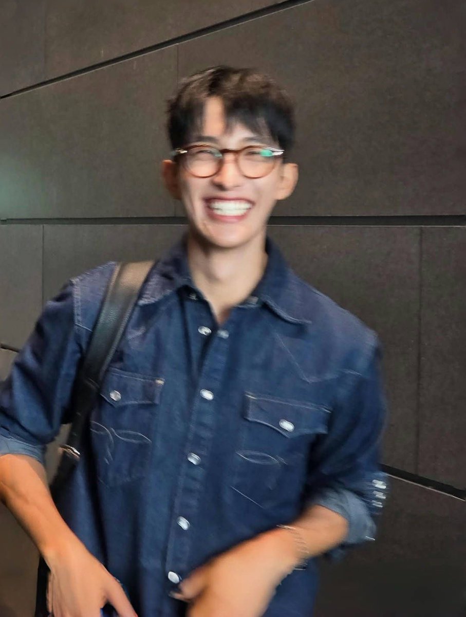 Happy DK Day!! I lovveeeeee you lee seokmin, dokyeom, DK!! 🐶🎂🩵

#백한번째의_생일까지_그때도_도겸이와
#OurRockstarDKday