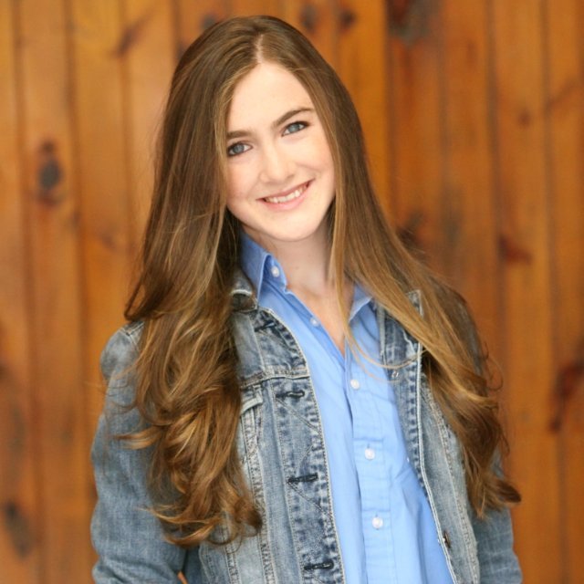 celebcrush4922's tweet photo. Happy Birthday Emma Holzer 🎂🎊
#HappyBirthday #Emma #Holzer #EmmaHolzer #HappyBirthdayEmmaHolzer https://t.co/pW7y35L5fN