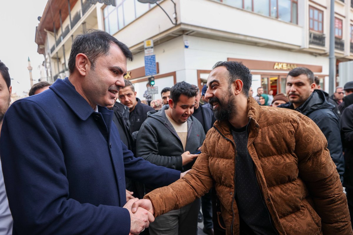 Çarşıda muhabbet, sokakta samimiyet…💚

Konya’da esnafımızla hemşerilerimizle bir aradayız.