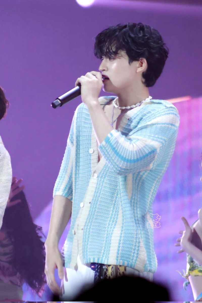 [140226] ~ 💖✨

บาร์โค้ด ~

#RISERCONCERTD2
#CLO_VER #barcodetin