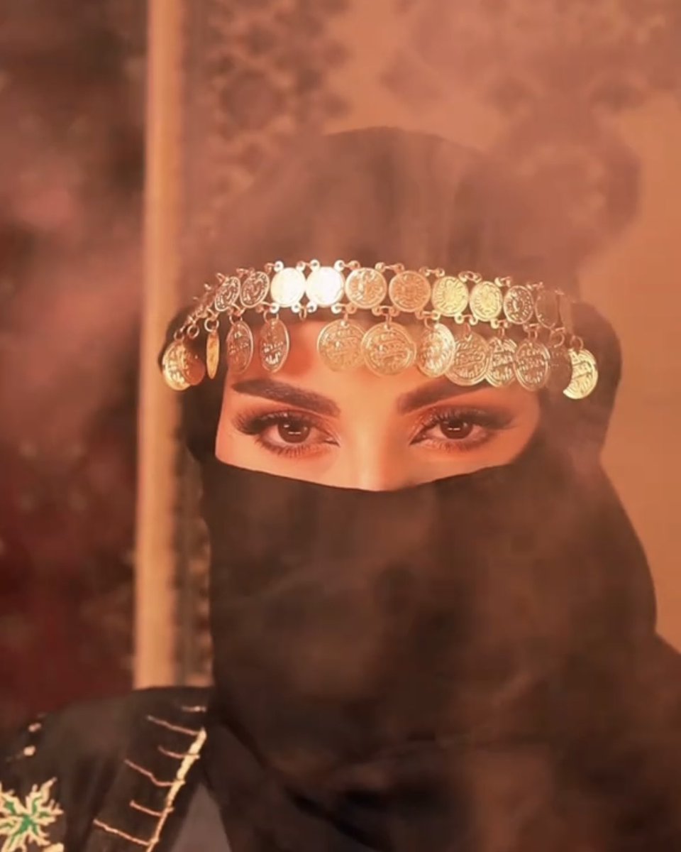 lhell5y's tweet image. عيييييونها تبارك الرحمن الوحيده اللي يليق عليها 
الترند غطت عليهم #كادي_الجريسي 🤯🤎🤎