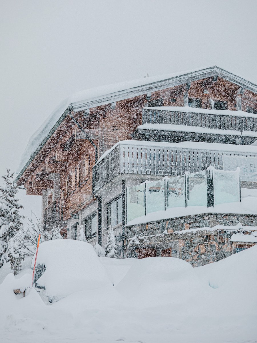 Snow Forecast.com tweet media