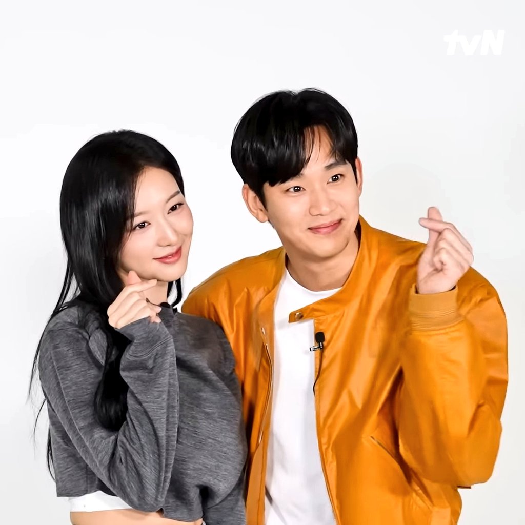 soogee1619's tweet photo. i miss my soowon🤏����🥹 https://t.co/W8KCy8Kysl