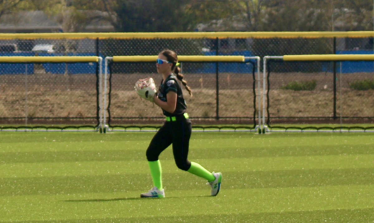 sdosch2029's tweet photo. Great to be back on the field while in Florida with @IntensityBurzo 
#intensity #softball #tournament https://t.co/2uoW62NeYX