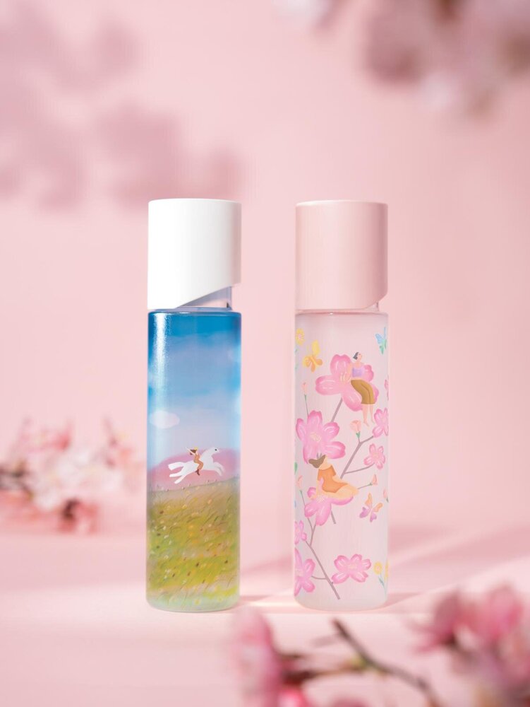 fashionpressnet's tweet photo. オルビス「桜」デザインの化粧水ボトルが青山に、桜あん入りミルクティーも - https://t.co/A8o0q3lIPJ https://t.co/nmyveEH4SC