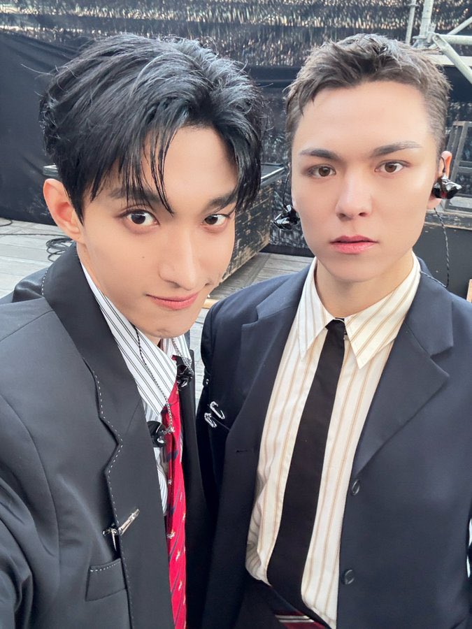 노니노니 버논아 생일 축하해🥰
행복한 생일 보내구 
오늘 하루는 더 특별한 하루 보내길 바라💟
태어나줘서 고마워!!!
#샤이닝스타_버논이는_우리의_시리우스
#ShiningStarVERNONday