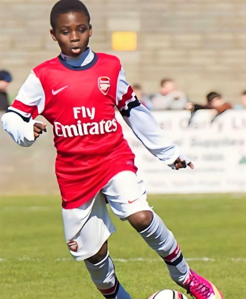 🚨 SAKA SIGNS CONTRACT EXTENSION 🔥
- New 5-year deal until 2031 🔒  
- Now Arsenal’s highest earner > £300k/week 💰  

[ <a href="/SamiMokbel_BBC/">Sami Mokbel</a> ] 

Homegrown hero staying where he belongs ❤️🤍   

How do we feel? Gooners

@arsenal @bukayosaka87 <a href="/premierleague/">Premier League</a> 
#BukayoSaka #Saka