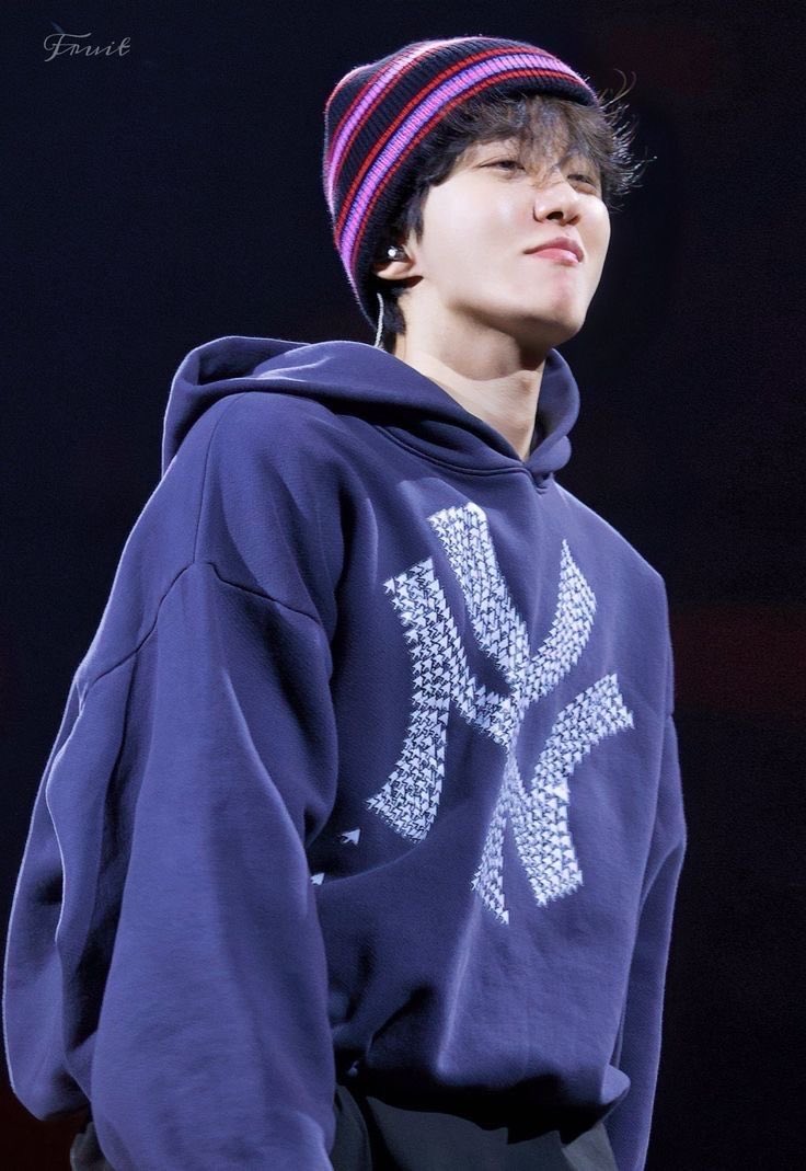 ₊⋆ ☀︎ ⋆⁺. ☼ .₊꒱₊︵˚( 𝗌𝗎𝗇𝗸𝗶𝘀𝘀𝖾𝖽)₊˚☀️

İyi ki doğdun benim sonsuz parlak güneşim. Seni çok çok çoookk seviyorum