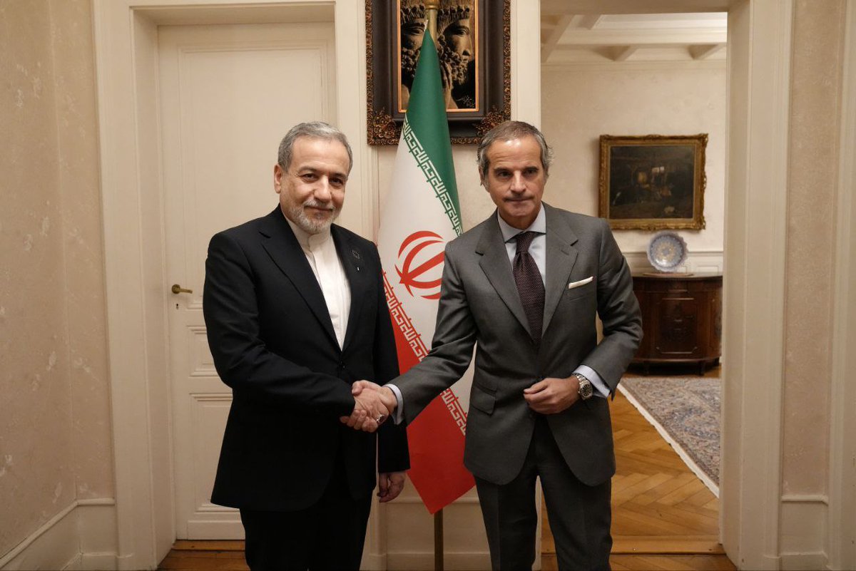 🔴دومین دور مذاکره ایران_آمریکا در ژنو به پایان رسید

به نظر می‌رسد دو طرف هنوز فاصله معناداری تا توافق نهایی دارند

در چنین فضایی و با توجه به تجربه ادوار پیش از جنگ، شاید بتوان به «توافق موقت و محدود» به عنوان ایستگاهی برای مدیریت تنش و بسترسازی برای توافق نهایی جدی‌تر فکر کرد