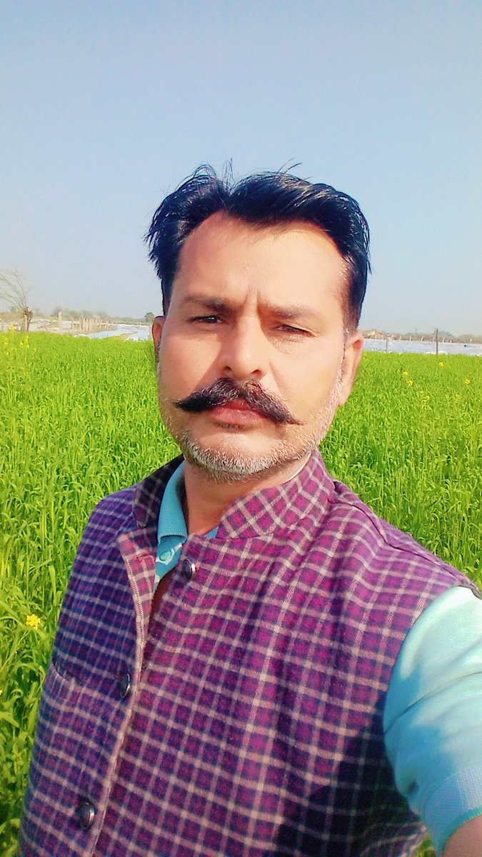 Atmaram74006152's tweet photo. बड़े बोल बोलना थोथी वाह वाही से अच्छा है अपने आप में चुप रहना https://t.co/P9XWipARtv