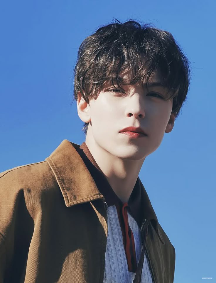 218 도겸아 버논아 생일 축하해❣️
오늘 하루 행복하게 보내💫
#캐럿의_해피바이러스_도겸아_생일축하해 
#OurRockstarDKday 
#샤이닝스타_버논이는_우리의_시리우스
#ShiningStarVERNONday