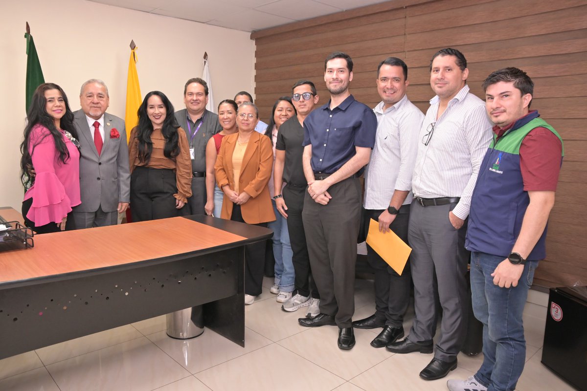 LosRiosIESS's tweet photo. #IESSteInforma| Autoridades del IESS de Babahoyo, Quevedo, Vinces y Ventanas se reunieron con el Director Provincial y representantes del Seguro Social Campesino para optimizar agendamientos entre unidades médicas y fortaler el trabajo articulado al servicio de los afiliados. https://t.co/BQkCL2Wl91