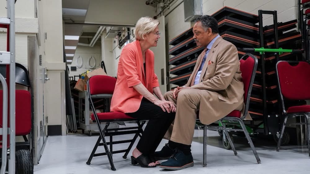 Elizabeth Warren tweet media