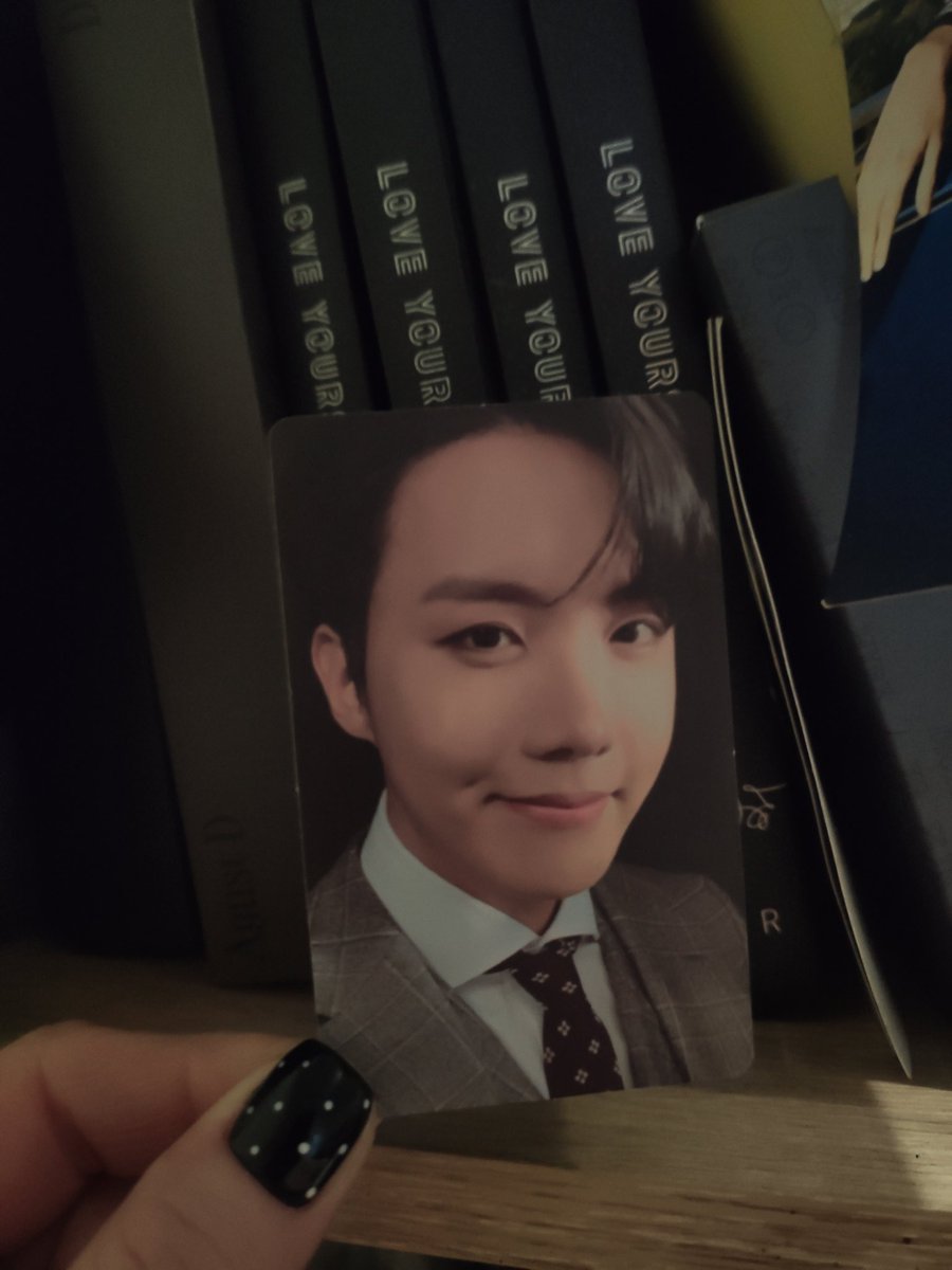 7z_bts's tweet photo. С днём рождения,любимый мужчина моей дочери 😁😁 

#HOBIDAY
#HAPPYJHOPEDAY
#HAPPYBIRTHDAYJHOPE 
#HOBIDREAMS2026
#WithjhopeAlways
#AnotherYearOfHope
#HopeBornToShine
#HopeBringsSweetDreams
#제이홉의하루가_사랑으로가득하길
#제이홉_생일복_많이받아 https://t.co/fU03xy2YXH