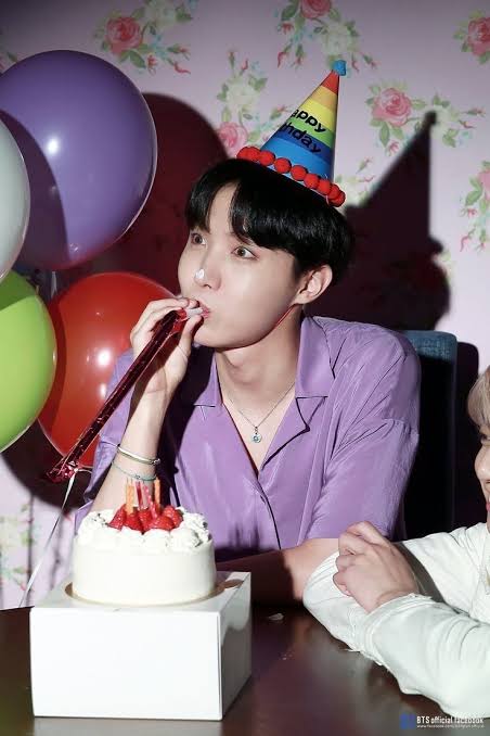 Happy birthday Hobi🥳💜

#HOBIDAY
#HAPPYJHOPEDAY
#HAPPYBIRTHDAYJHOPE
#To_Be_Continued_218
#HOBIDREAMS2026
#WithjhopeAlways
#AnotherYearOfHope
#HopeBornToShine
#HopeBringsSweetDreams
#제이홉의하루가_사랑으로가득하길
#제이홉_생일복_많이받아
J-HOPE’S SWEETEST BIRTHDAY
HAPPY HOBI DAY