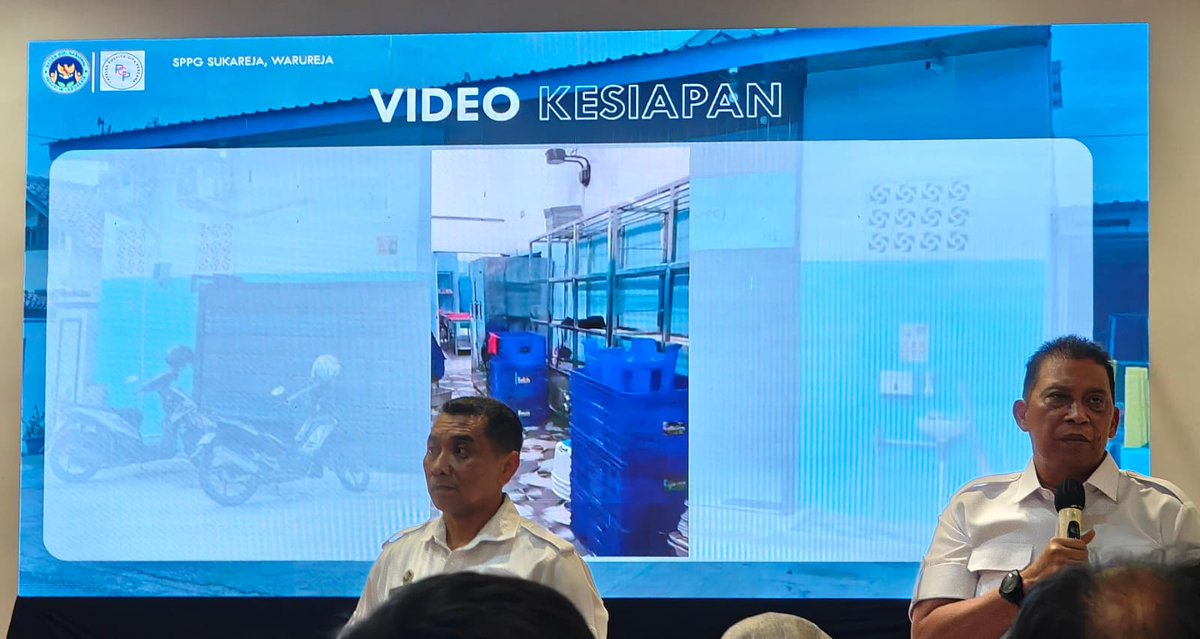 ...Jendral ini di atas mimbar keras manggil:

"Ananta mana Ananta?!"

Perihal info yg diterima si jendral bhw yayasan Ananta ambil fee 2000/porsi, 7x lipat dr aturan.

Ananta yg dimaksud tentu si cebol buzzeRp penjilat rezim.

Mau tau kelanjutan'y?

Mention dulu si cebol.. (``,)