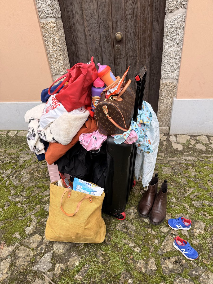 Aaron Bassett tweet media