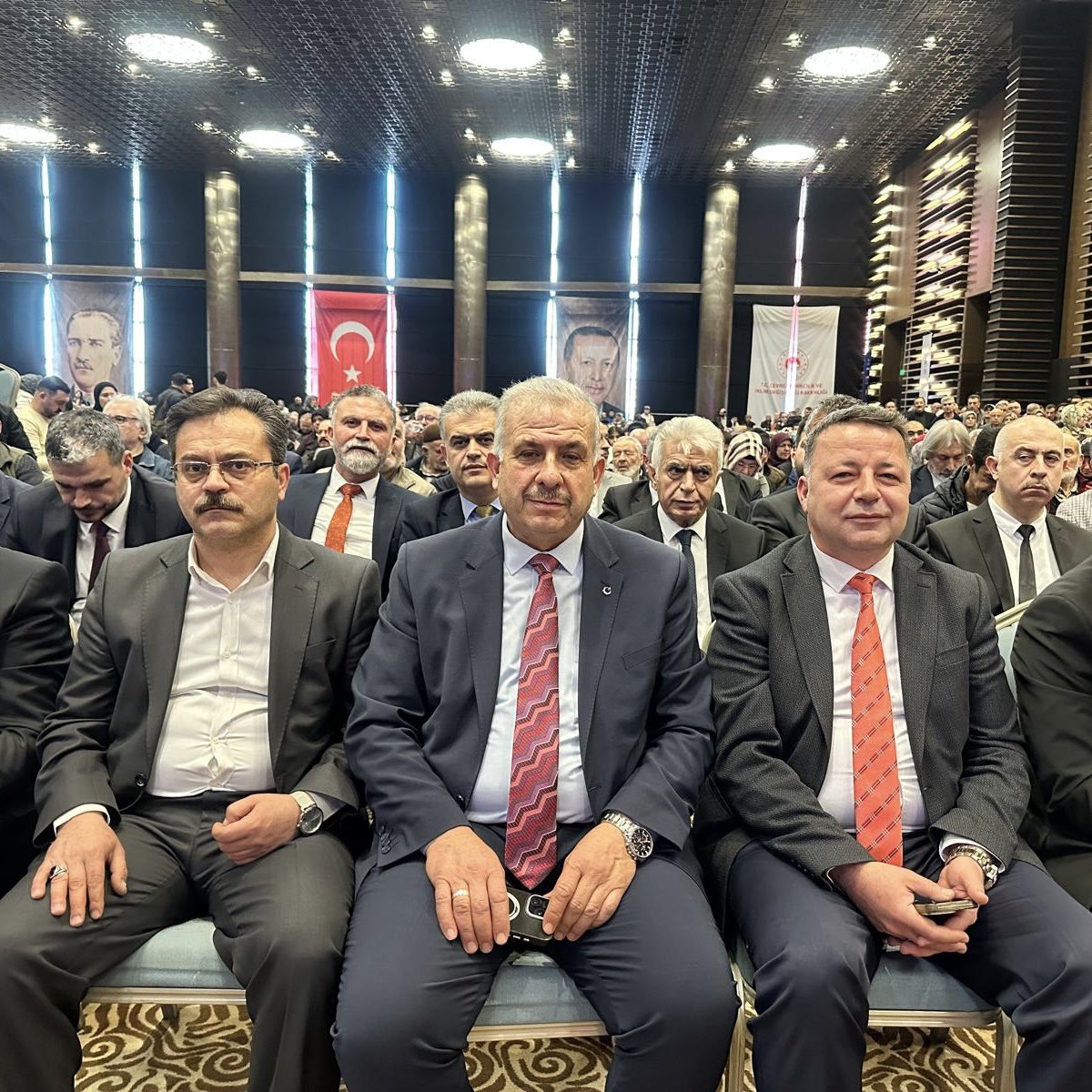 Çevre, Şehircilik ve İklim Değişikliği Bakanımız Sayın Murat Kurum ve kıymetli hemşehrilerimizin katılımıyla, Yüzyılın Konut Projesi kapsamında Konya’mızda inşa edilecek 15.200 konut ile Yeni Motorlu Küçük Sanayi Sitesi 3. Etapta yer alan 568 dükkânın kura çekilişini