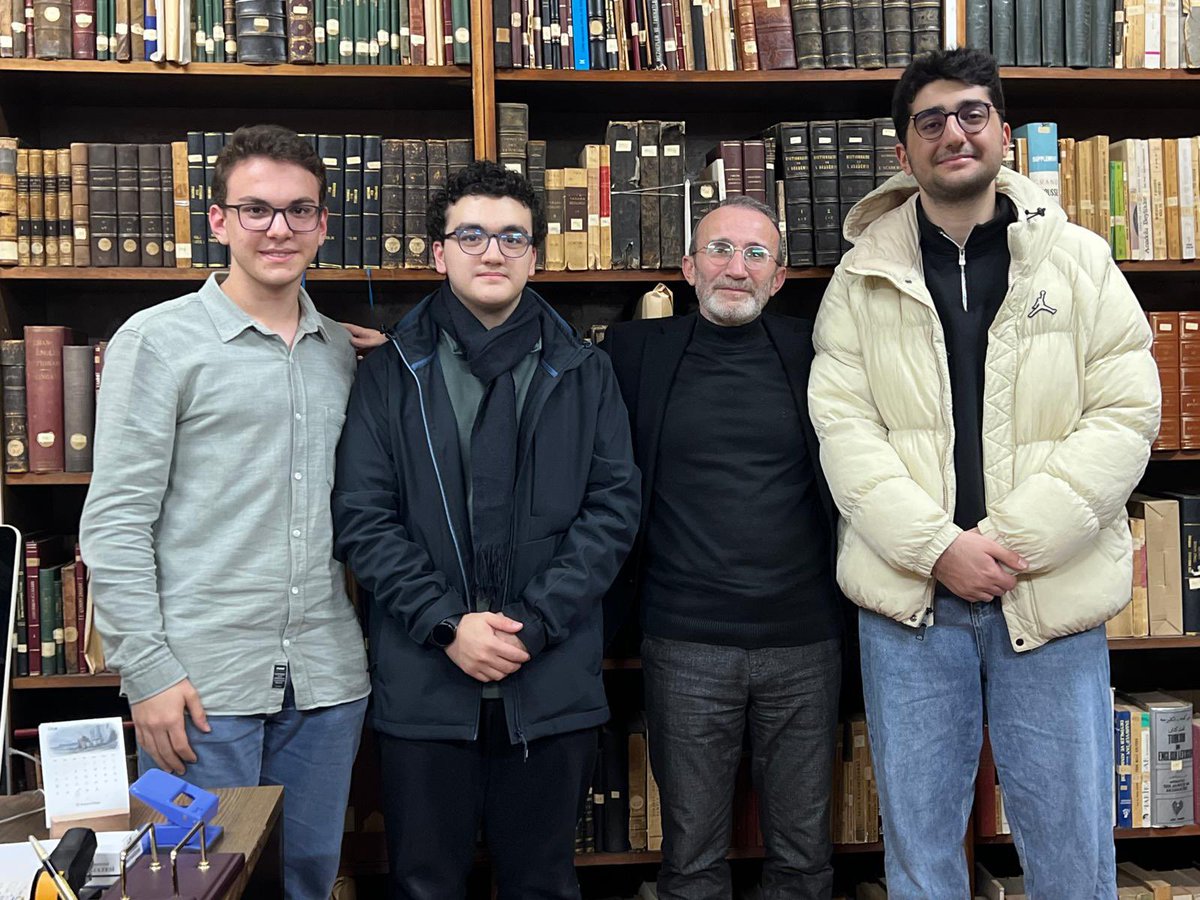 kartalaihl's tweet photo. |Prof. Dr. Ömer Karaoğlu ile Röportaj|

Kütüphanecilik Kulübü tarafından hazırlanan “YAKZAN” dergisinin 2. sayısı kapsamında, Prof. Dr. Ömer Karaoğlu ile bir röportaj gerçekleştirildi.

Hocamızın ilim, sanat ve gençliğe dair kıymetli değerlendirmelerini paylaştığı bu söyleşi, dergimizin ikinci sayısına değerli bir katkı sundu.