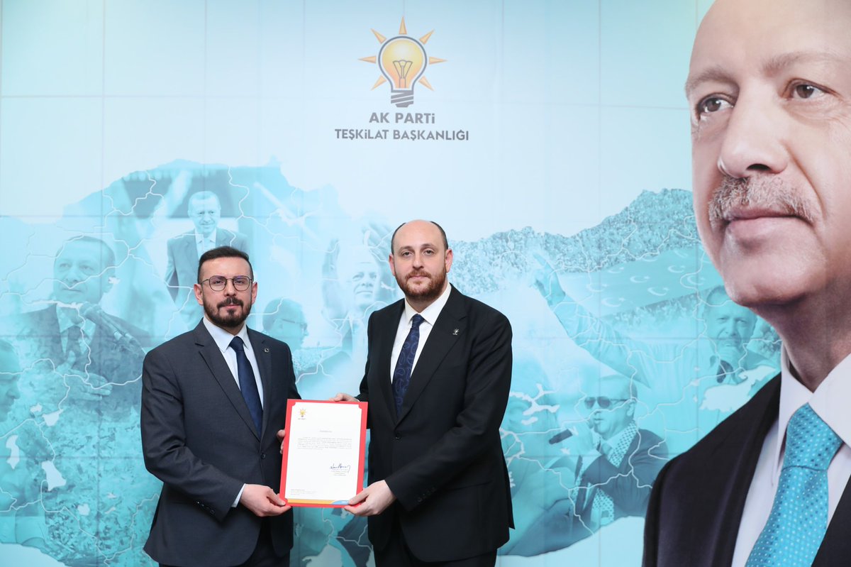 Av_Turgaysahin's tweet photo. 📍AK Parti Genel Merkez
Genel Başkanımız ve Cumhurbaşkanımız Sn. Recep Tayyip Erdoğan’ın tensipleriyle; Merkez İlçe Başkanlığı görevine atanan Av. Halit Özdemir ve İhsaniye İlçe Başkanlığı görevine atanan Mehmet Yılmaz kardeşlerimiz, mazbatalarını Genel Merkez Teşkilat Başkanımız Ahmet Büyükgümüş’ten aldılar.

Önceki dönem Merkez İlçe Başkanımız Serkan Mumyakmaz ve önceki dönem İhsaniye İlçe Başkanımız Mustafa Özer’e bugüne kadar ortaya koydukları emek, gayret ve dava şuuruyla yürüttükleri hizmetler için teşekkür ediyorum.

Görevi devralan kıymetli başkanlarımıza başarılar diliyor; birlik ve beraberlik içinde, AK Parti davamızı daha ileriye taşıyacağımıza yürekten inanıyorum.
