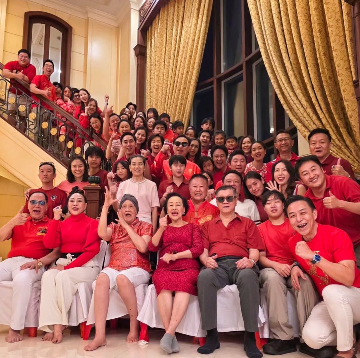 chubbybu_'s tweet image. ตำนานบันไดแดง ‘บ้านกูรักกันดี ไอเวร’
5555555555555555555555555555555555555555555555555555555555555